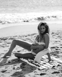 Kari Cassandra feet photo 3