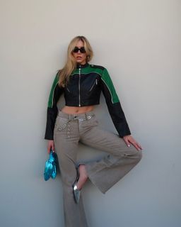Kari Cassandra feet photo 3
