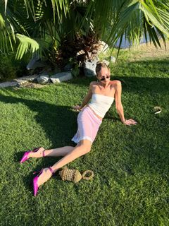 Kari Cassandra feet photo 3