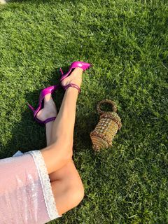 Kari Cassandra feet photo 2