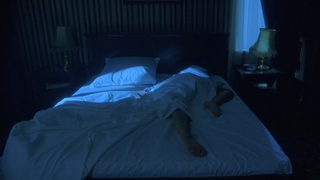 Kari Wuhrer feet photo thumbnail