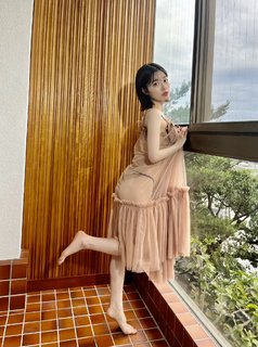 Karin Isobe feet photo 1