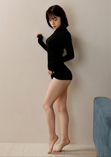 Karin Isobe feet photo 2