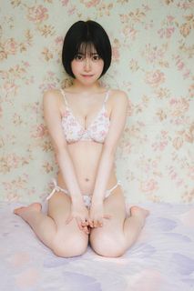 Karin Isobe feet photo 3