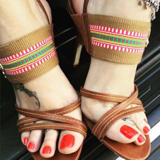 Karin Klemp feet photo thumbnail