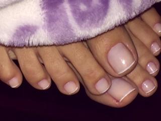 Karin Klemp feet photo thumbnail