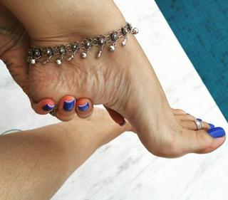 Karin Klemp feet photo thumbnail