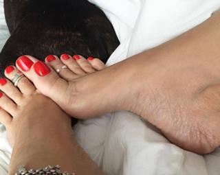 Karin Klemp feet photo thumbnail