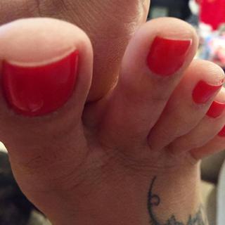 Karin Klemp feet photo thumbnail