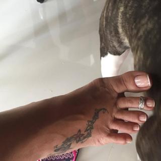 Karin Klemp feet photo thumbnail