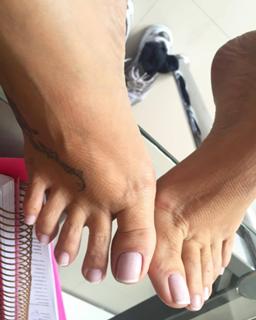 Karin Klemp feet photo thumbnail
