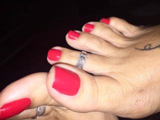 Karin Klemp feet photo thumbnail