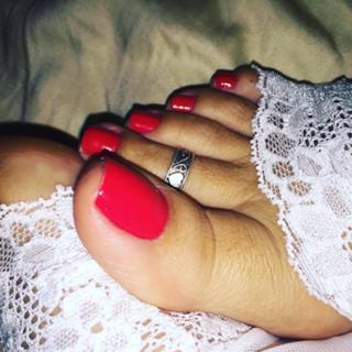 Karin Klemp feet photo thumbnail