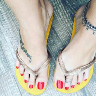 Karin Klemp feet photo thumbnail