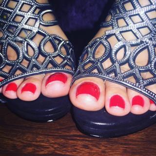 Karin Klemp feet photo thumbnail