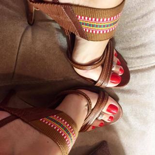 Karin Klemp feet photo thumbnail