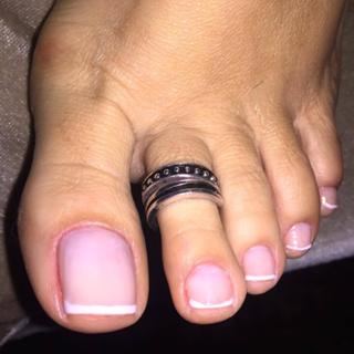 Karin Klemp feet photo thumbnail
