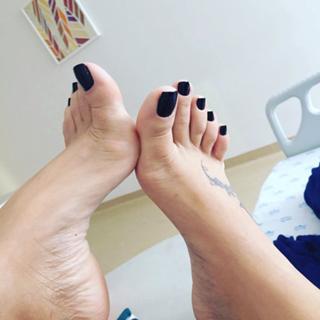 Karin Klemp feet photo thumbnail