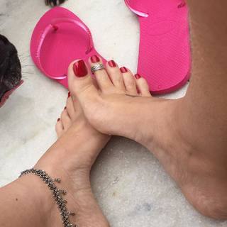 Karin Klemp feet photo thumbnail