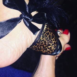 Karin Klemp feet photo thumbnail