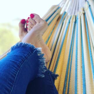 Karin Klemp feet photo thumbnail