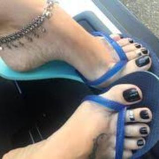 Karin Klemp feet photo thumbnail