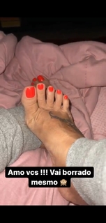Karin Klemp feet photo thumbnail