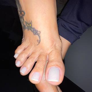 Karin Klemp feet photo thumbnail