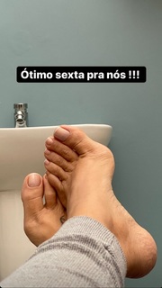 Karin Klemp feet photo thumbnail