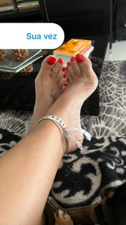 Karin Klemp feet photo thumbnail