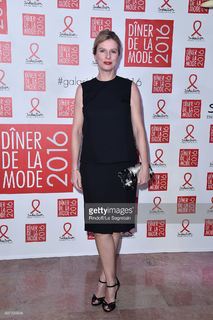 Karin Viard feet photo 16
