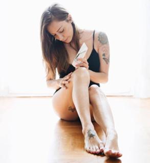 Karina Cascella feet photo 3
