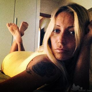 Karina Cascella feet photo 18