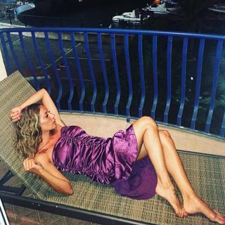 Karina Cascella feet photo 2