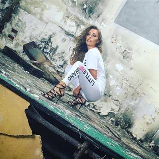Karina Cascella feet photo 18