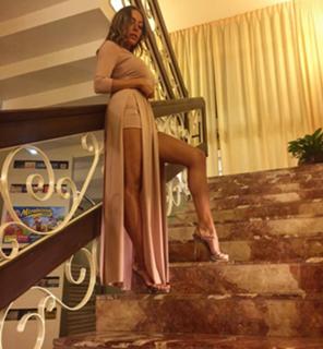 Karina Cascella feet photo 7