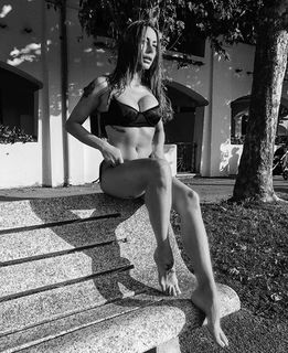 Karina Cascella feet photo 17