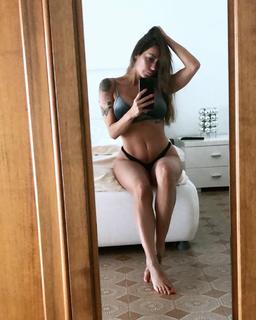 Karina Cascella feet photo 7