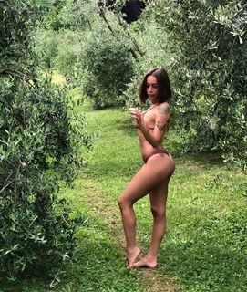 Karina Cascella feet photo 17