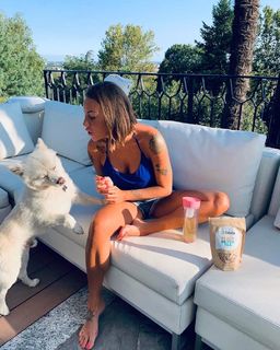 Karina Cascella feet photo 15