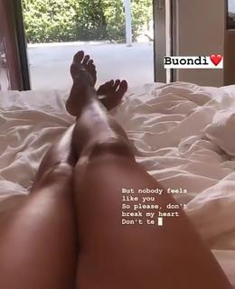 Karina Cascella feet photo 11