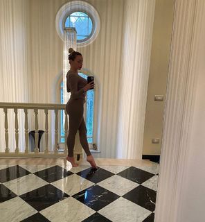 Karina Cascella feet photo 2