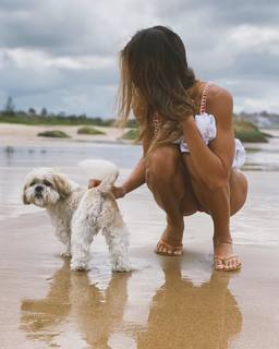 Karina Elle feet photo 7