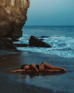 Karina Elle feet photo 11