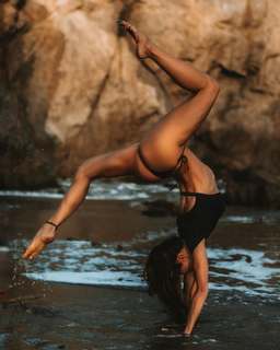 Karina Elle feet photo 10