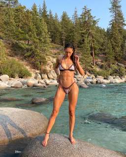 Karina Elle feet photo 5