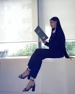 Karina feet photo thumbnail
