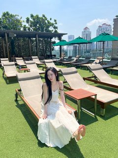 Karina feet photo thumbnail
