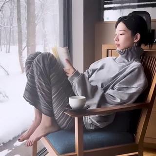 Karina feet photo thumbnail