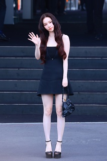 Karina feet photo thumbnail